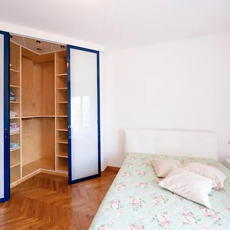 Apartament View *